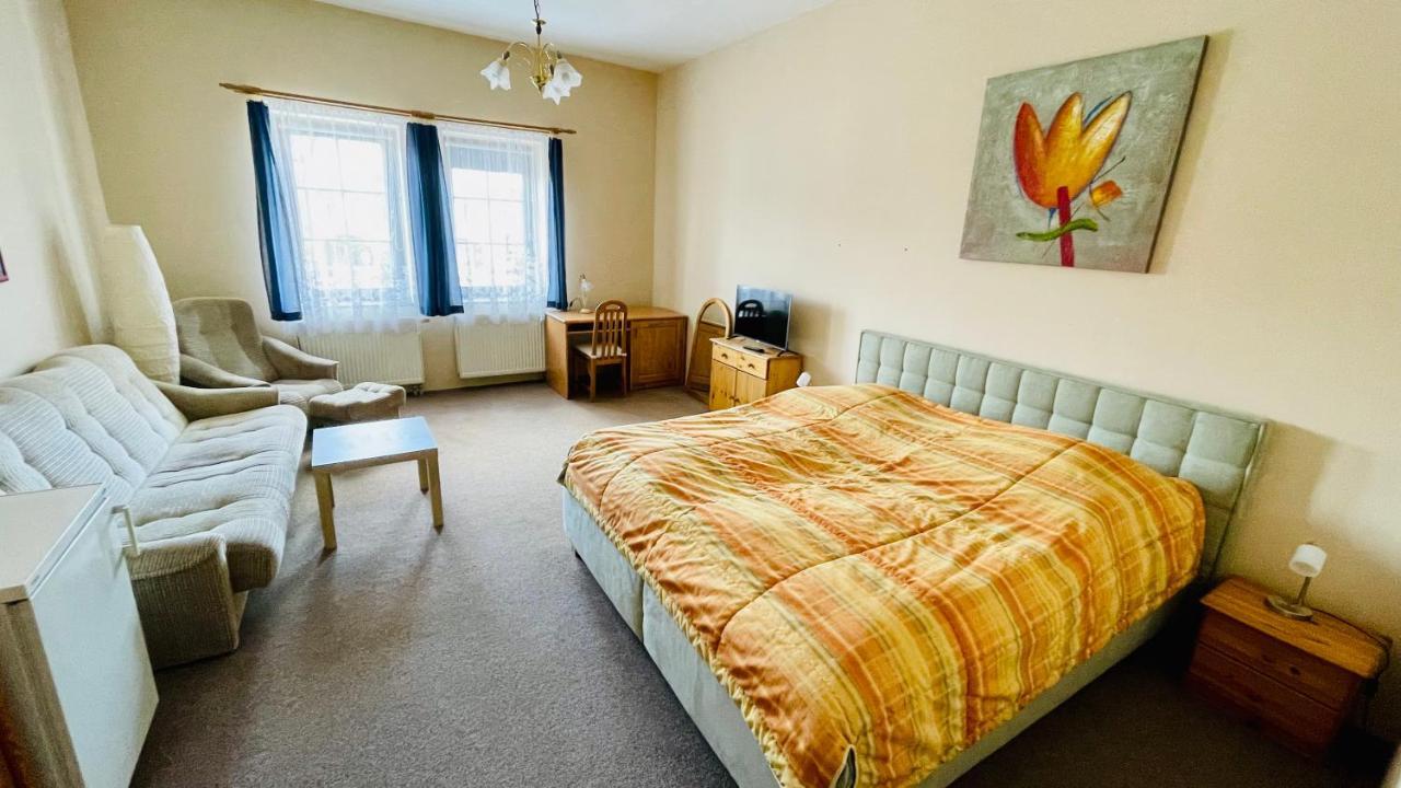Hotel Kralovsky Dvur Hořice Eksteriør bilde